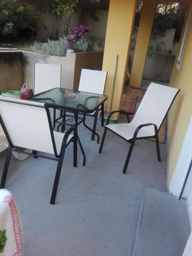 Ruza Vetrova Apartment Bar Bagian luar foto