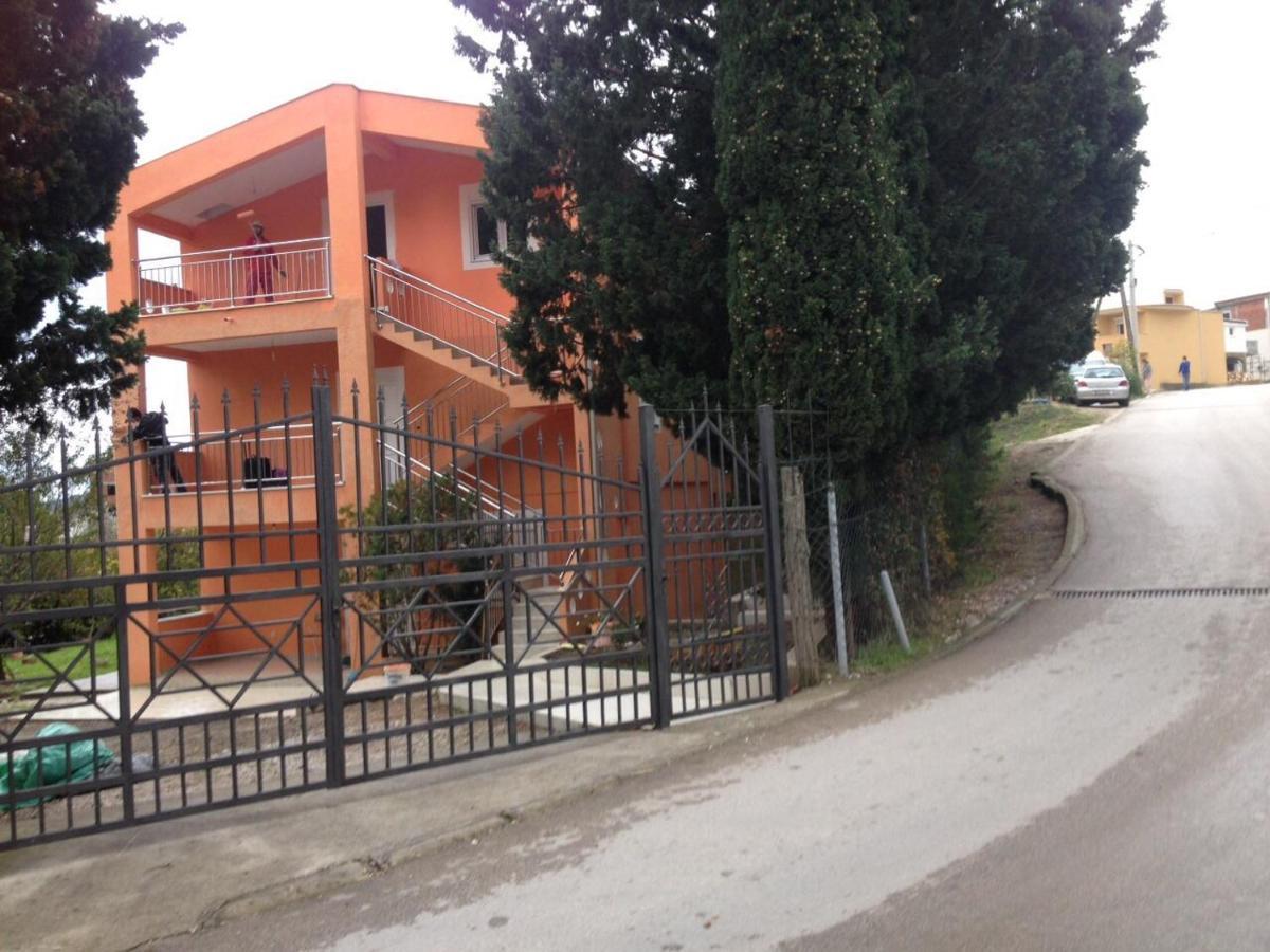 Ruza Vetrova Apartment Bar Bagian luar foto