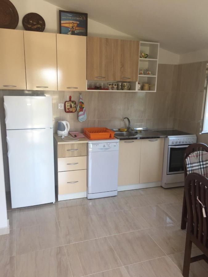 Ruza Vetrova Apartment Bar Bagian luar foto
