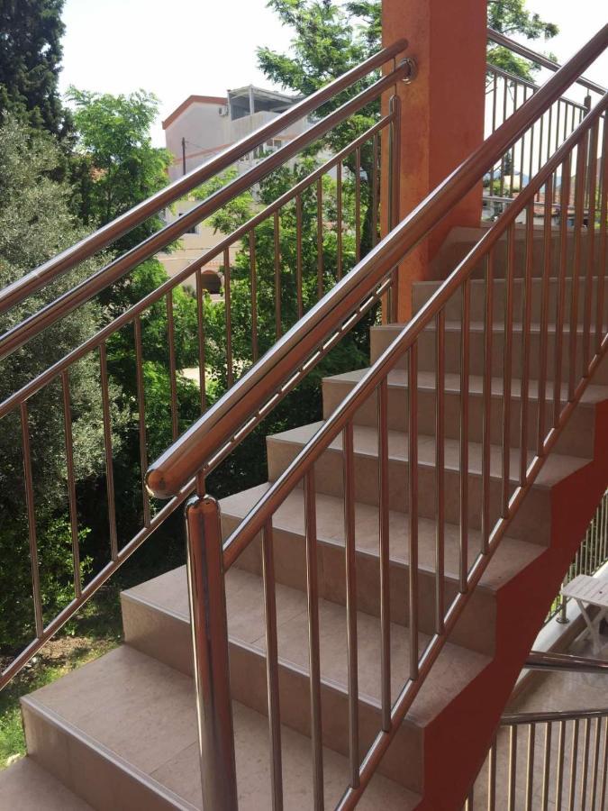 Ruza Vetrova Apartment Bar Bagian luar foto
